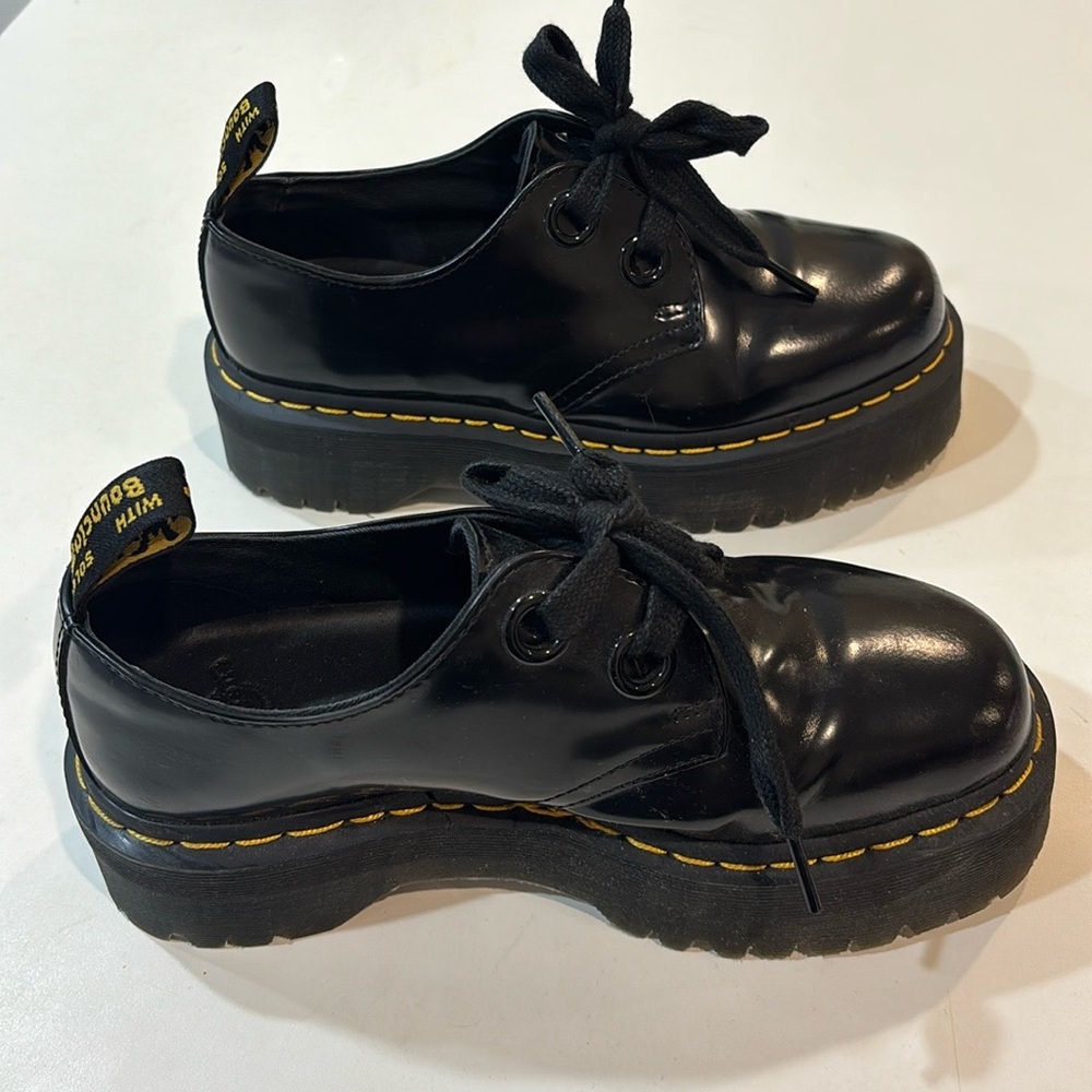 Dr. Martens - Holly Women's Leather Platform
Shoes